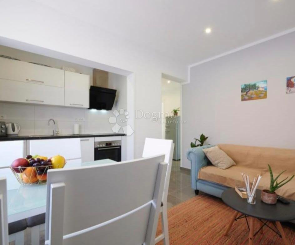 Casa Okrug Gornji, Okrug, 100m2