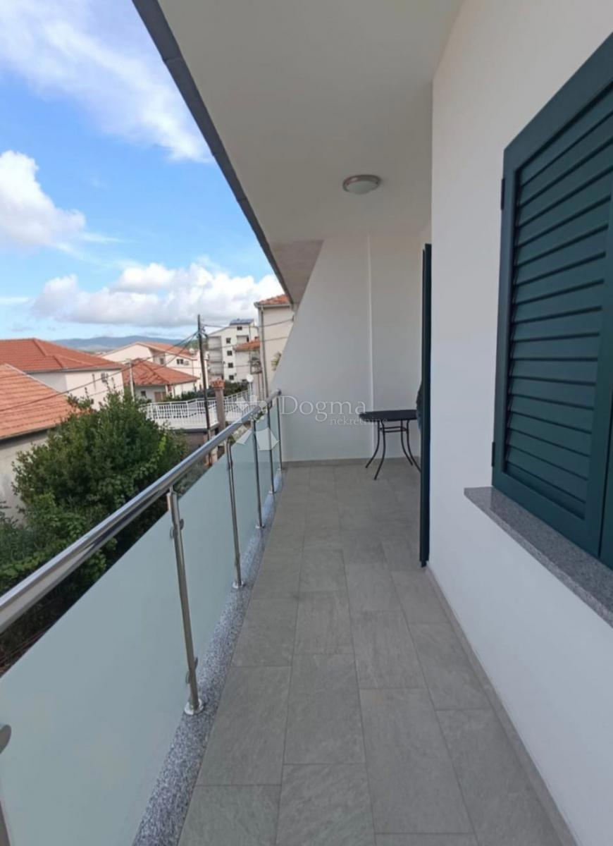 Casa Okrug Gornji, Okrug, 100m2