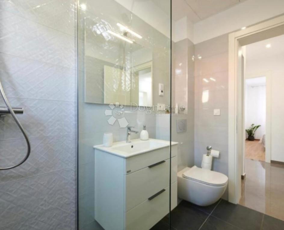 Casa Okrug Gornji, Okrug, 100m2