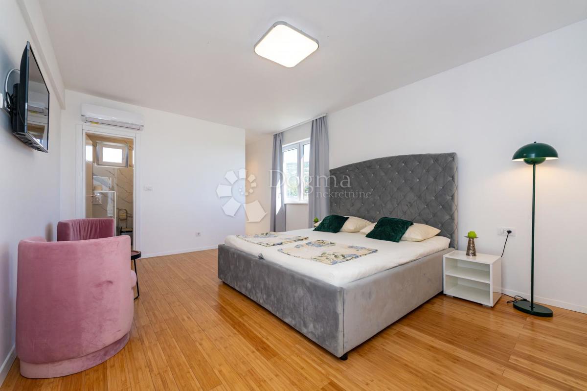 Casa Kaštel Stari, Kaštela, 295m2