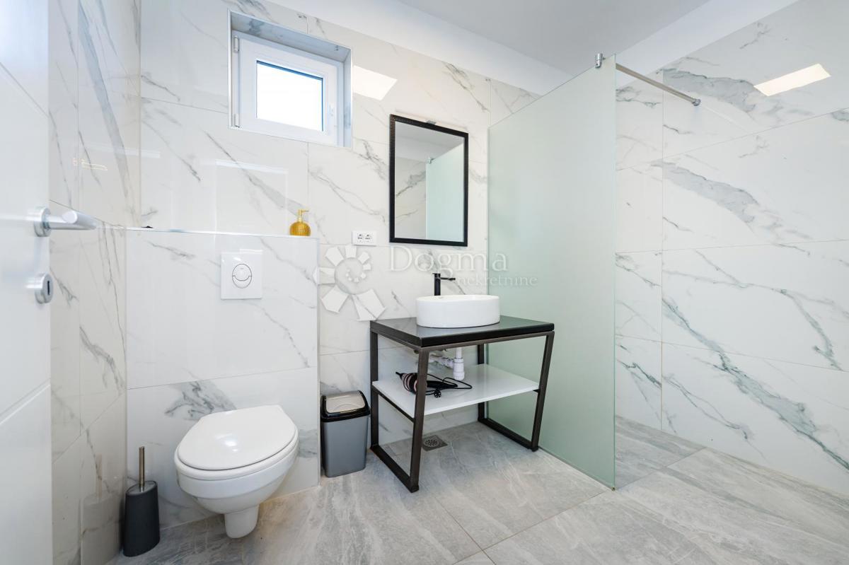 Casa Kaštel Stari, Kaštela, 295m2