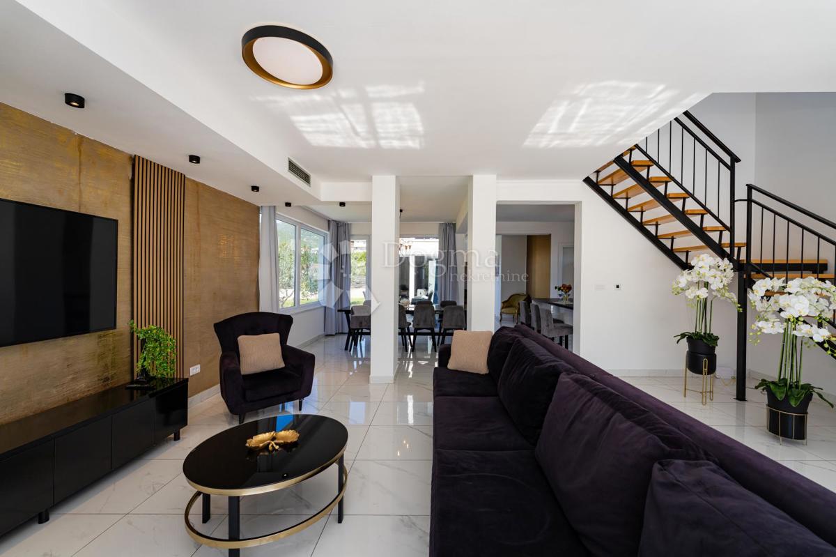 Casa Kaštel Stari, Kaštela, 295m2