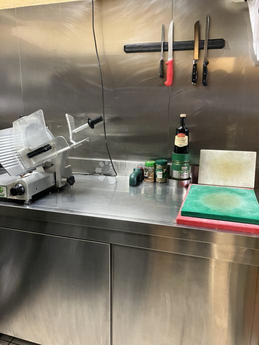 In vendita attività di ristorazione avviata e altamente redditizia – Spalato