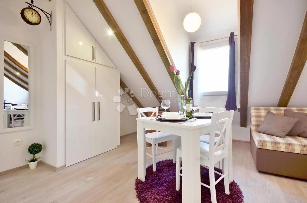 Appartamento Attraente con Due Unità Dietro il Teatro Nazionale Croato