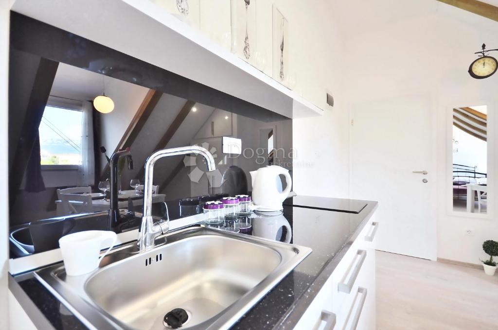 Appartamento Attraente con Due Unità Dietro il Teatro Nazionale Croato