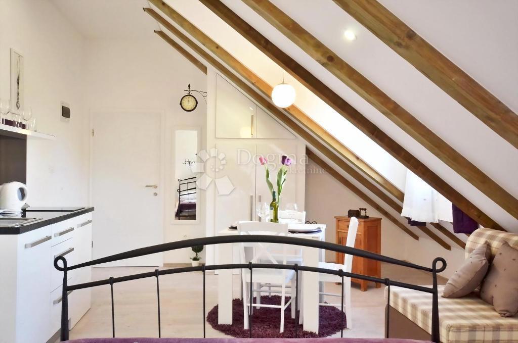 Appartamento Attraente con Due Unità Dietro il Teatro Nazionale Croato