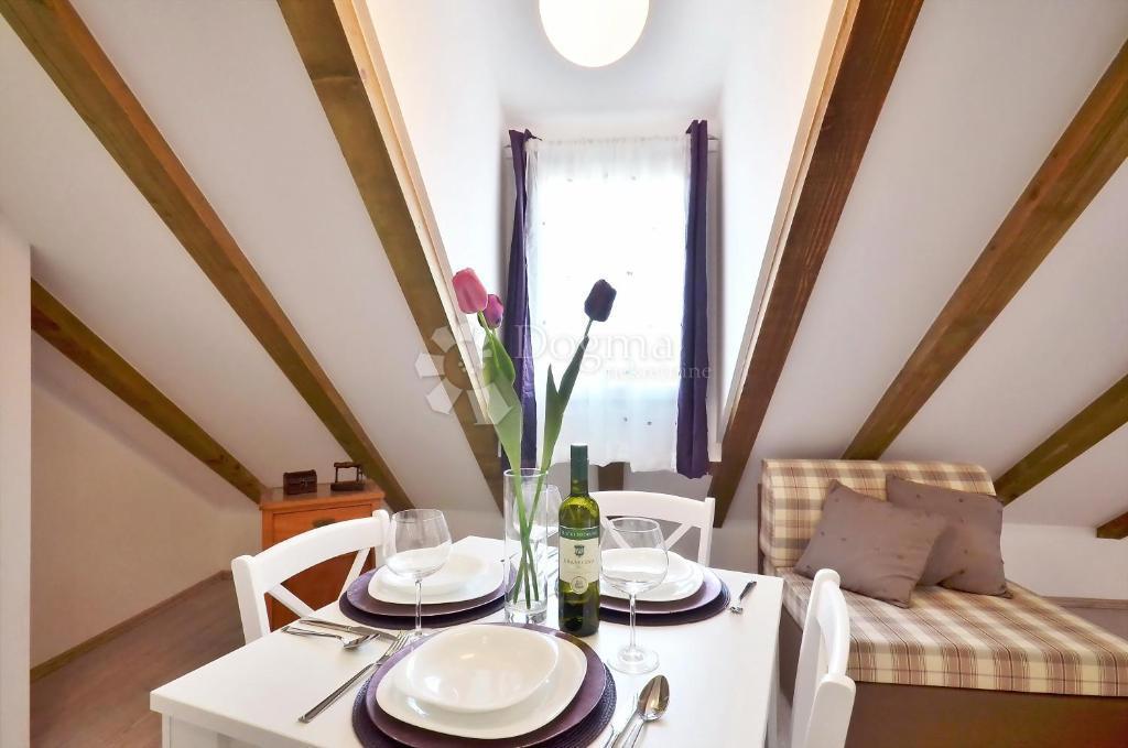 Appartamento Attraente con Due Unità Dietro il Teatro Nazionale Croato