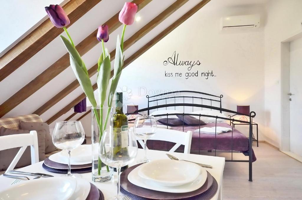 Appartamento Attraente con Due Unità Dietro il Teatro Nazionale Croato