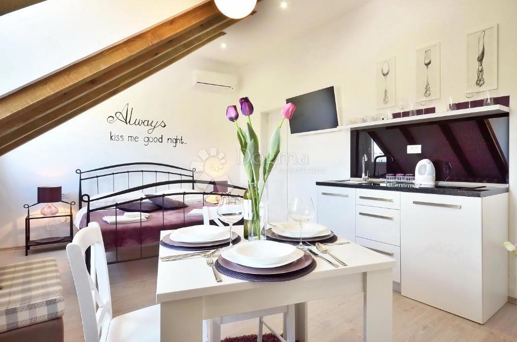 Appartamento Attraente con Due Unità Dietro il Teatro Nazionale Croato