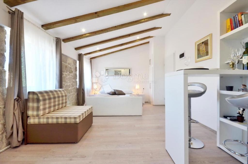 Appartamento Attraente con Due Unità Dietro il Teatro Nazionale Croato