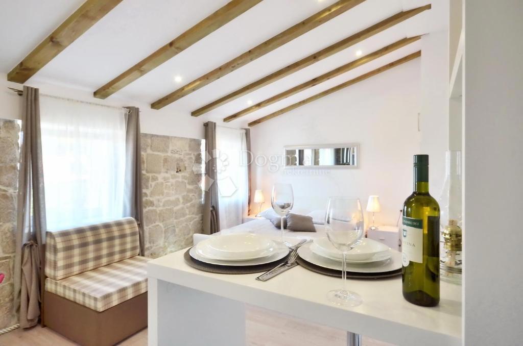 Appartamento Attraente con Due Unità Dietro il Teatro Nazionale Croato