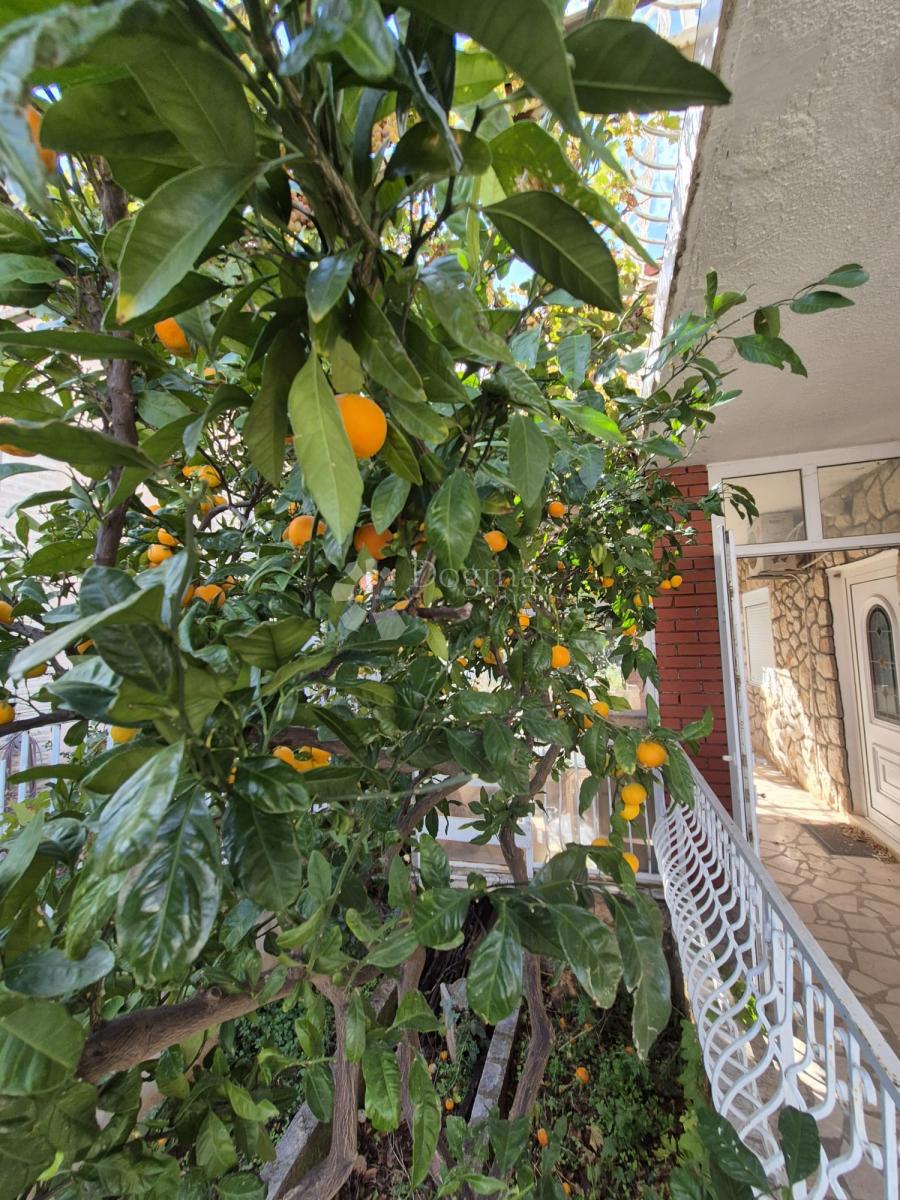 Casa Okrug Gornji, Okrug, 576m2