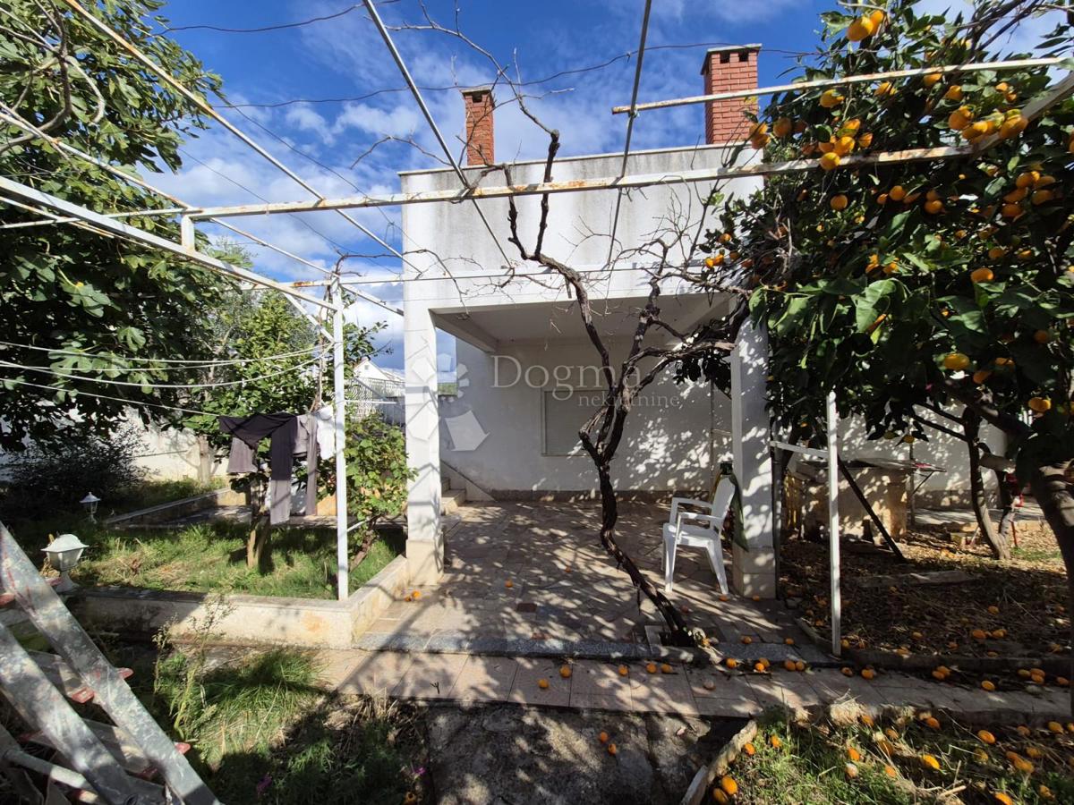 Casa Okrug Gornji, Okrug, 576m2