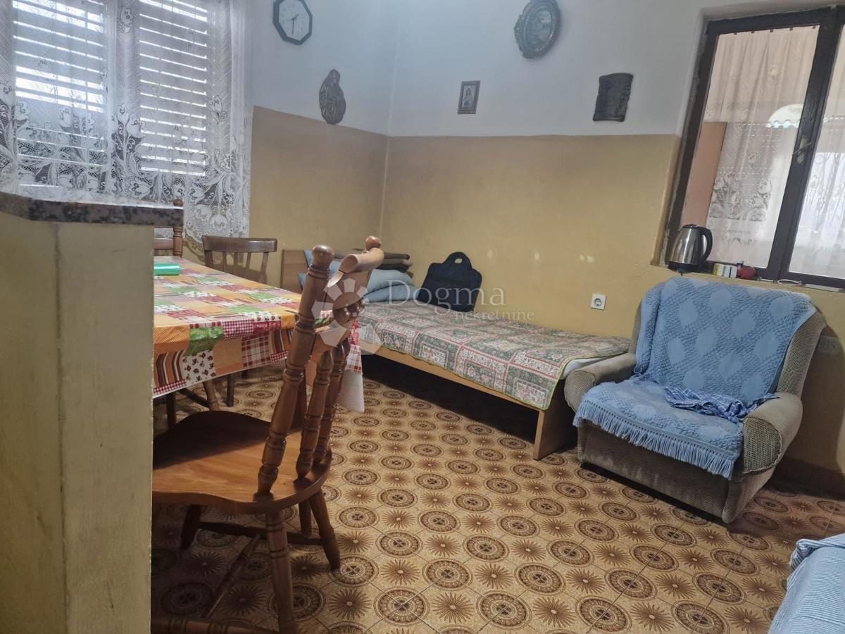 Posedarje casa e terreno a 700 metri dal mare opportunità