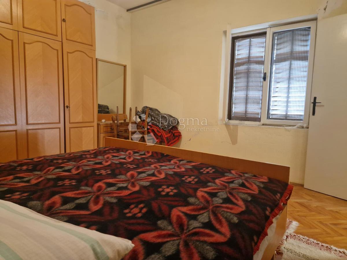 Posedarje casa e terreno a 700 metri dal mare opportunità