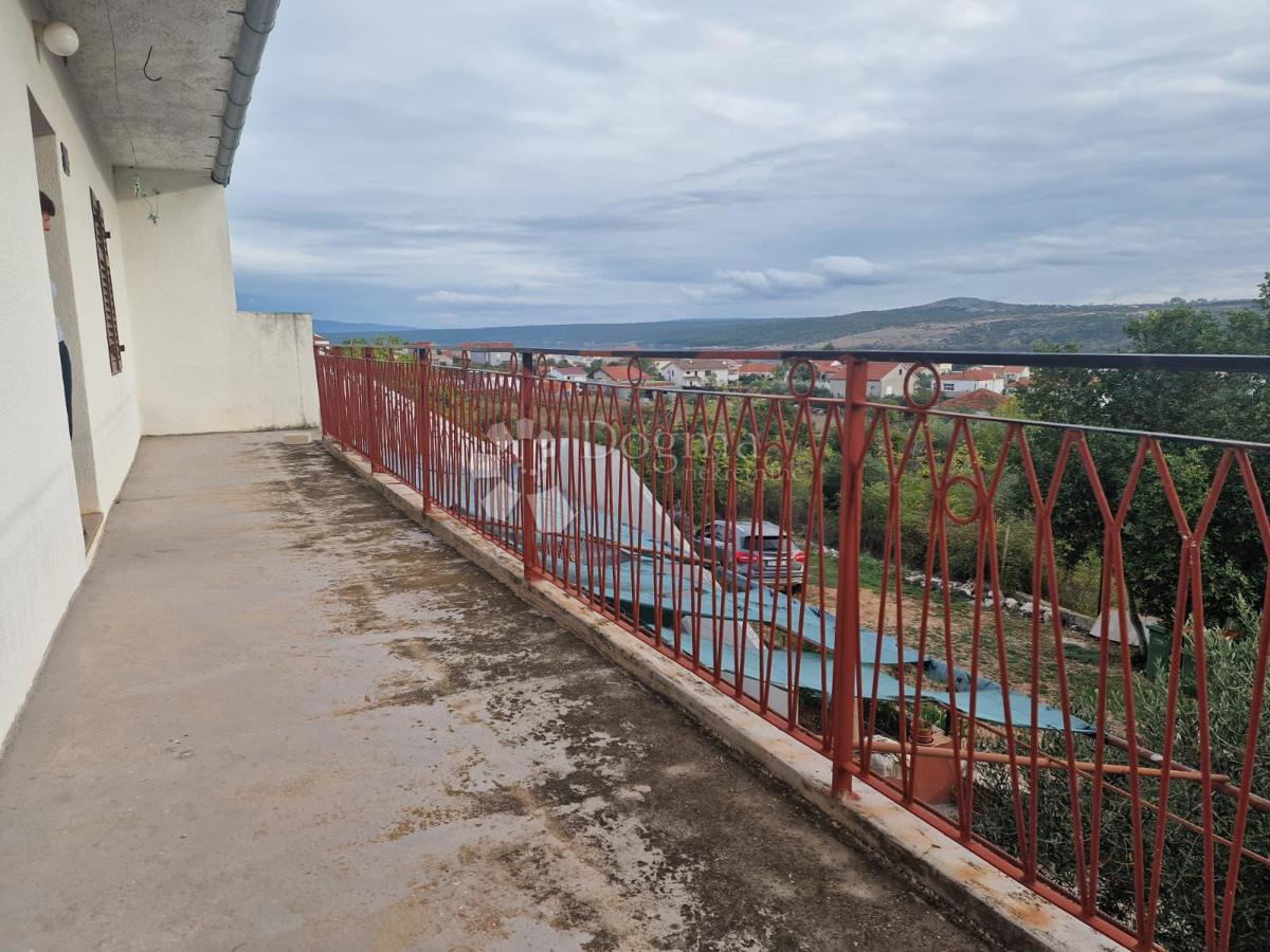 Posedarje casa e terreno a 700 metri dal mare opportunità