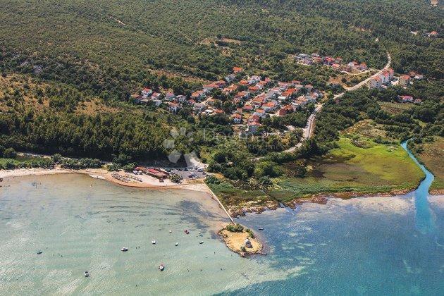 Posedarje casa e terreno a 700 metri dal mare opportunità