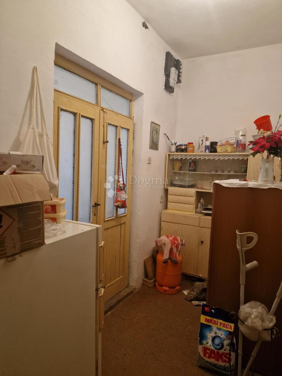 Posedarje casa e terreno a 700 metri dal mare opportunità