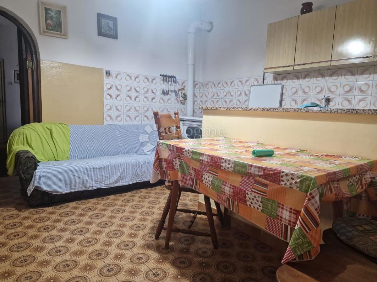 Posedarje casa e terreno a 700 metri dal mare opportunità