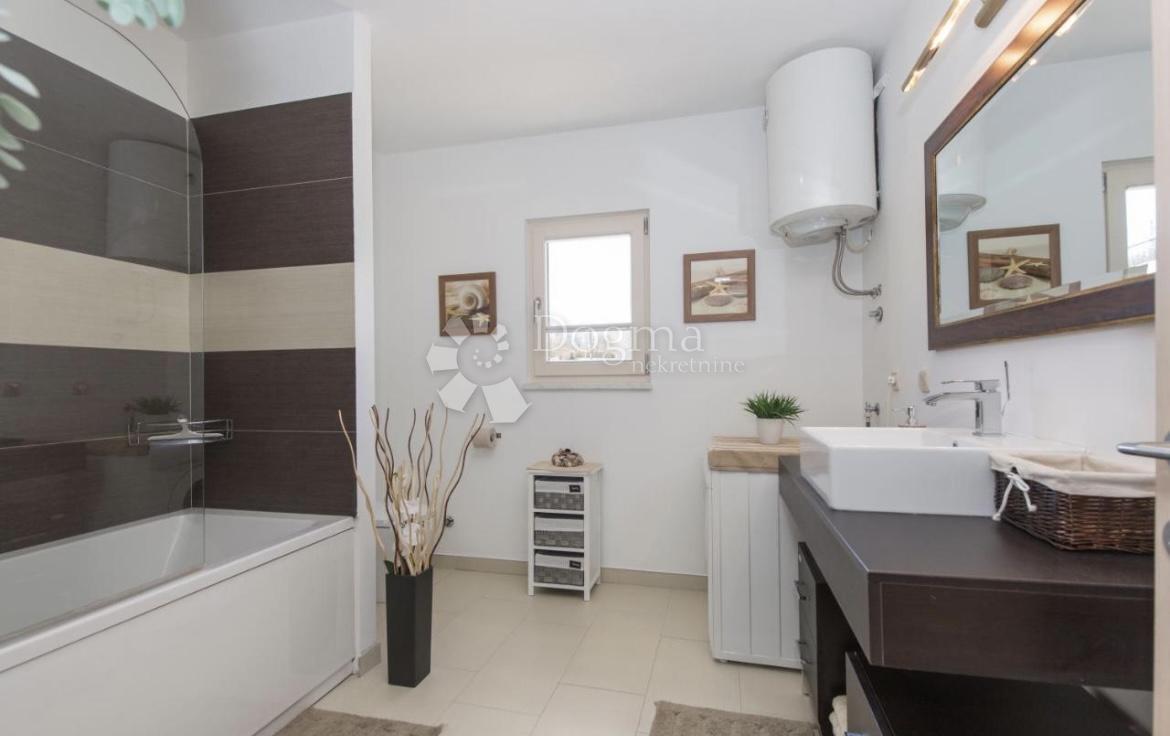 Casa Kapelica, Labin, 132m2