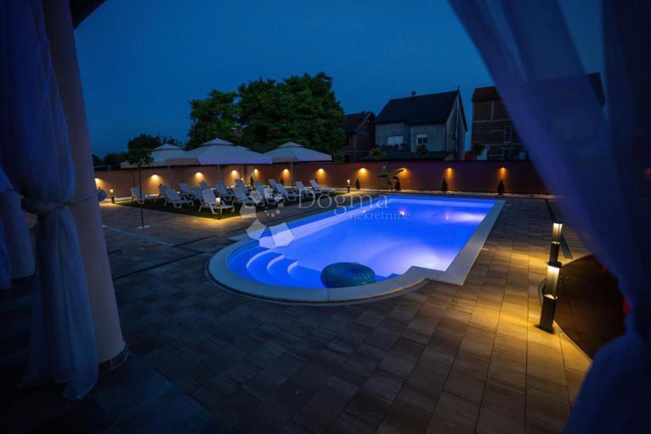 Casa Adica, Vukovar, 827m2