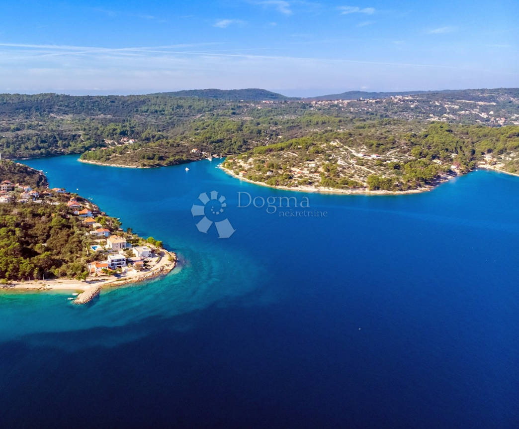 Villa di lusso sull'isola di Šolta con piscina riscaldata, jacuzzi e vista panoramica