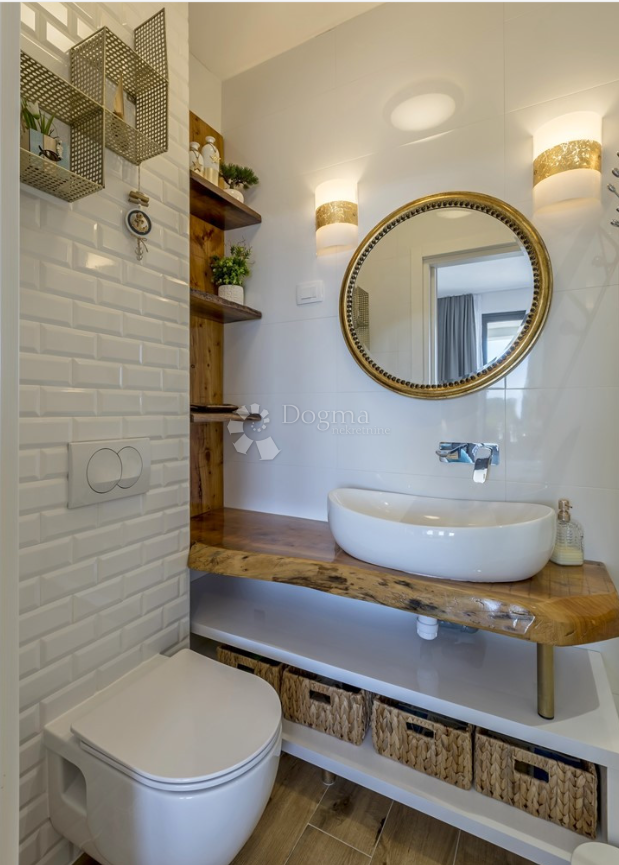 Villa di lusso sull'isola di Šolta con piscina riscaldata, jacuzzi e vista panoramica