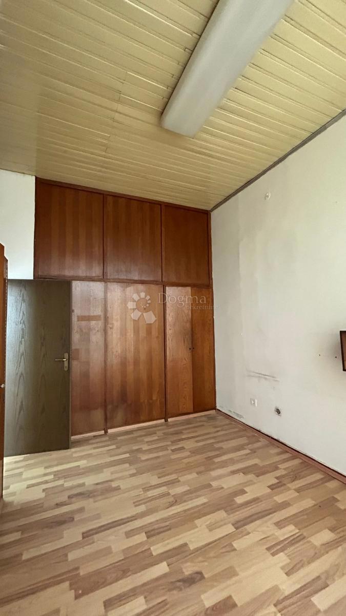 Locale commerciale Veruda, Pula, 87,35m2