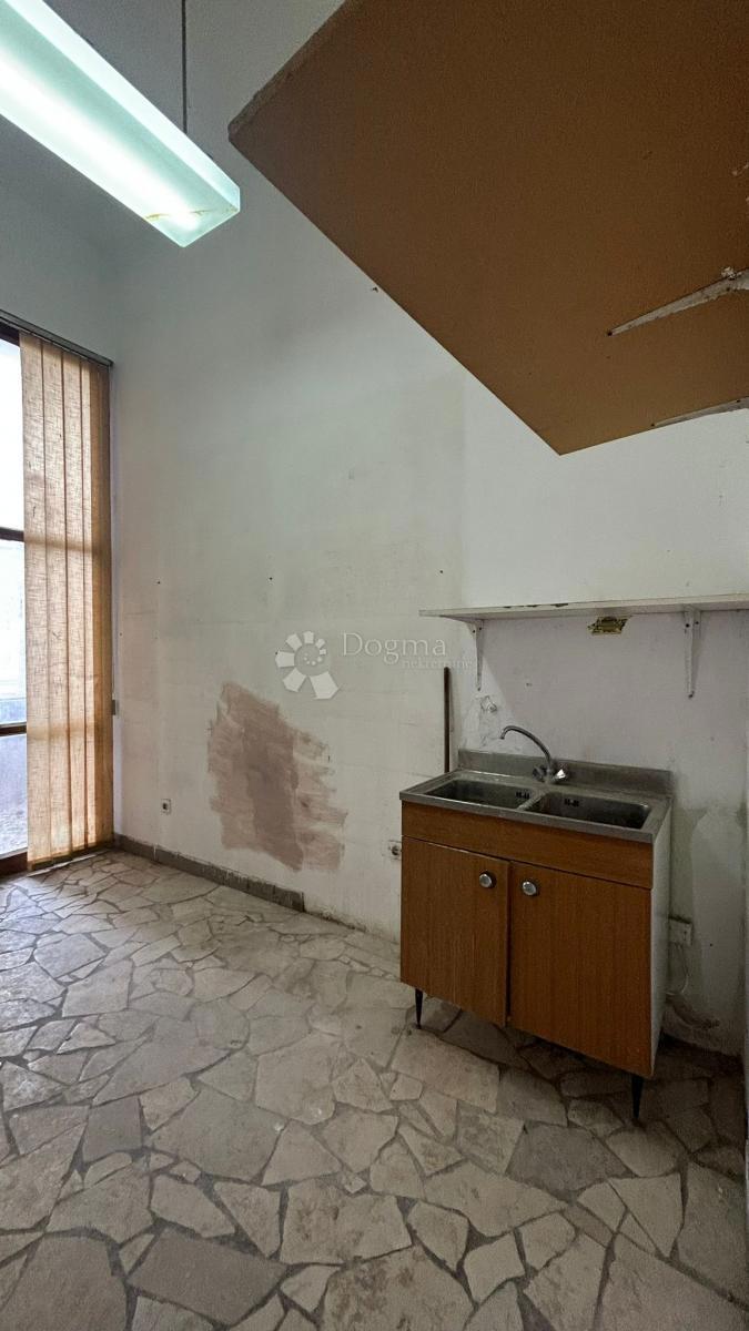 Locale commerciale Veruda, Pula, 87,35m2