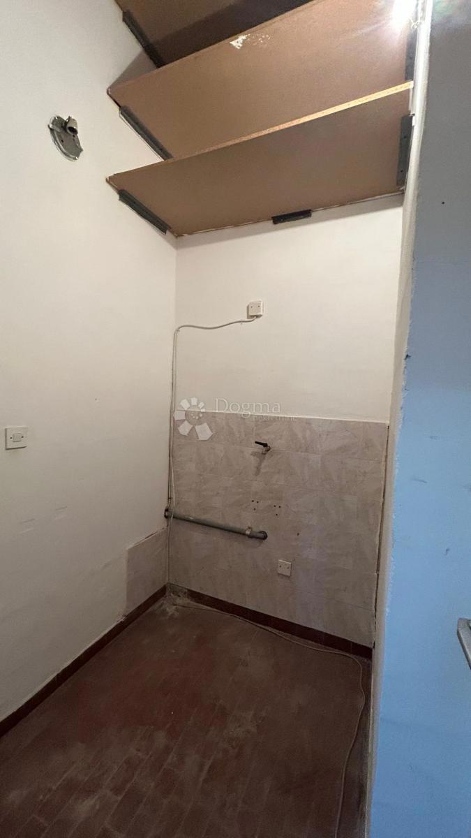 Locale commerciale Veruda, Pula, 87,35m2