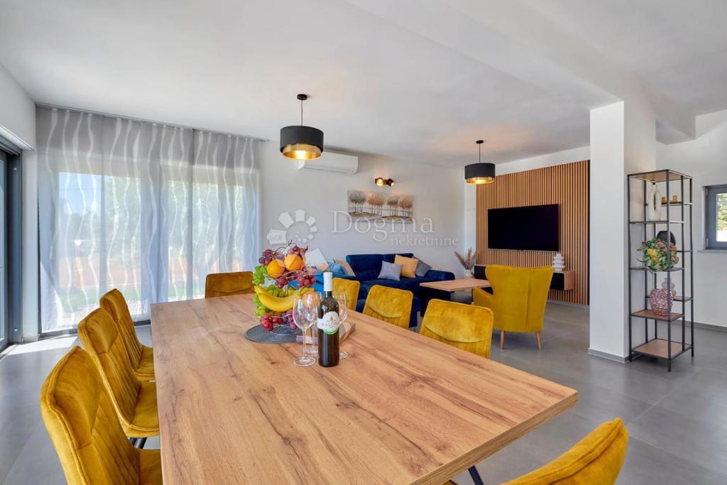 Casa Loborika, Marčana, 162m2