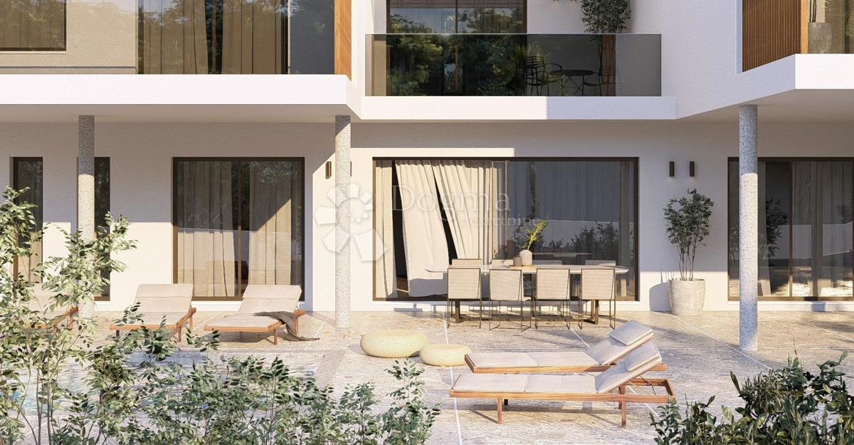 Occasione Imperdibile: Terreno Edificabile con Permesso e Progetto per Villa di Lusso