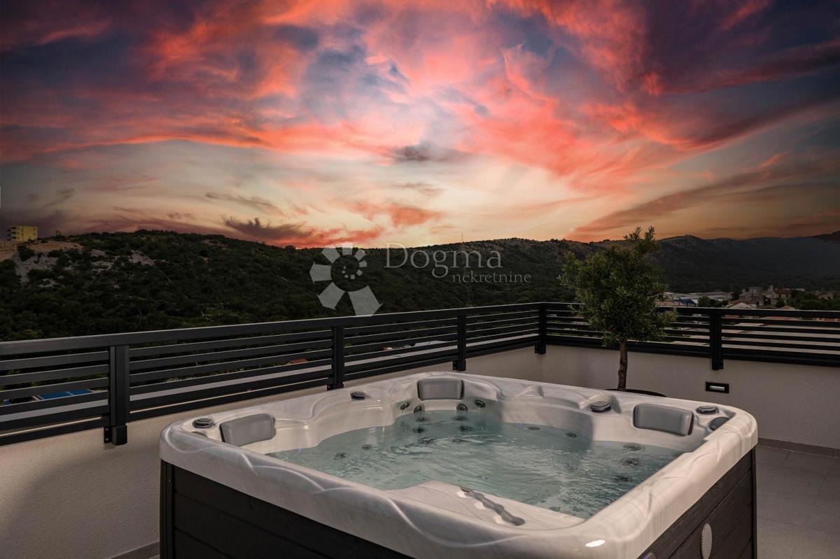 Casa Novi Vinodolski, 300m2