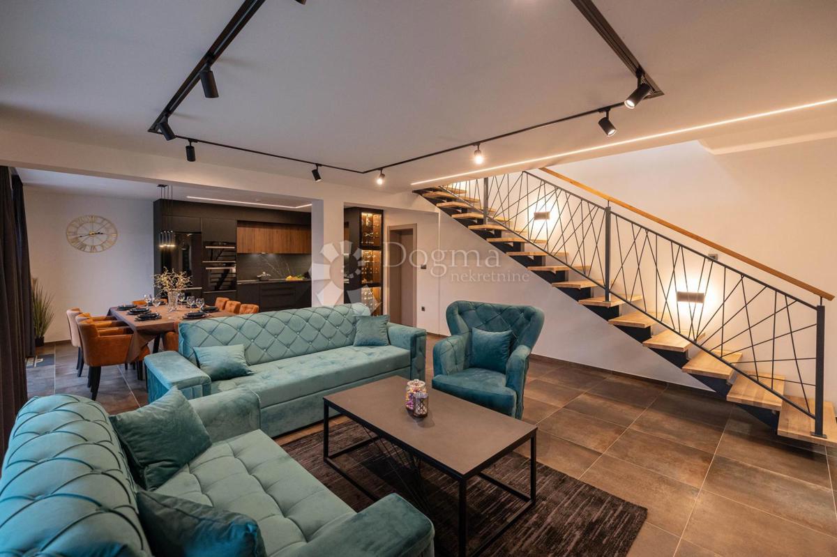 Casa Novi Vinodolski, 300m2