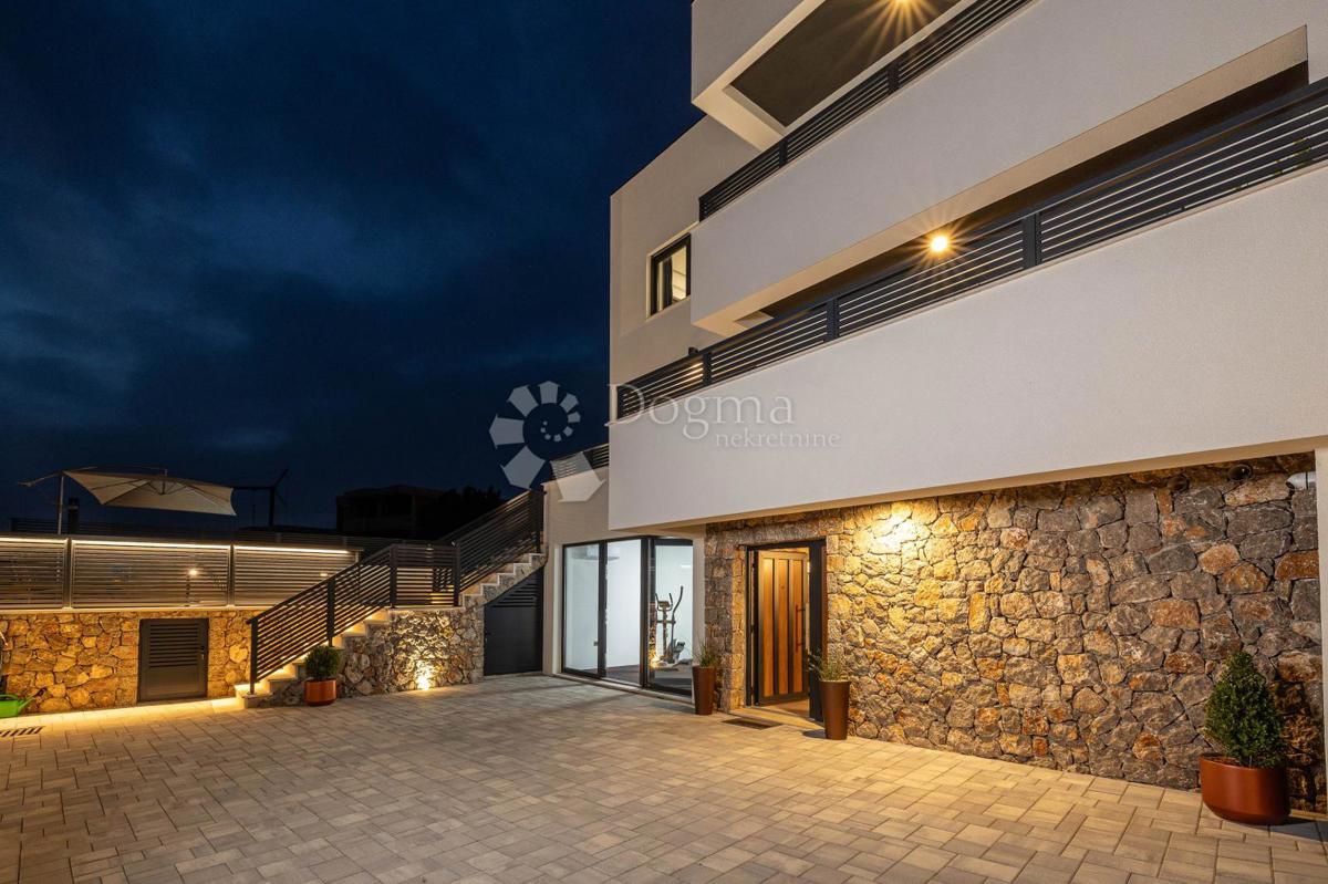 Casa Novi Vinodolski, 300m2