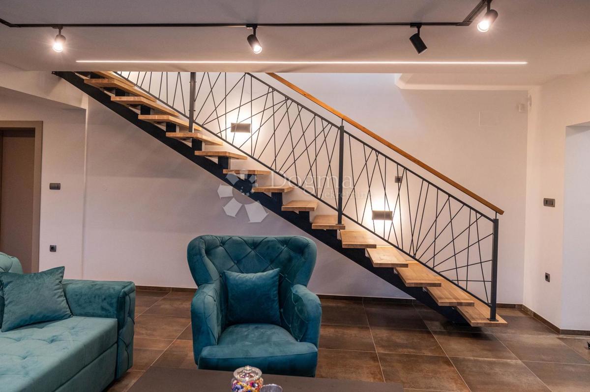 Casa Novi Vinodolski, 300m2