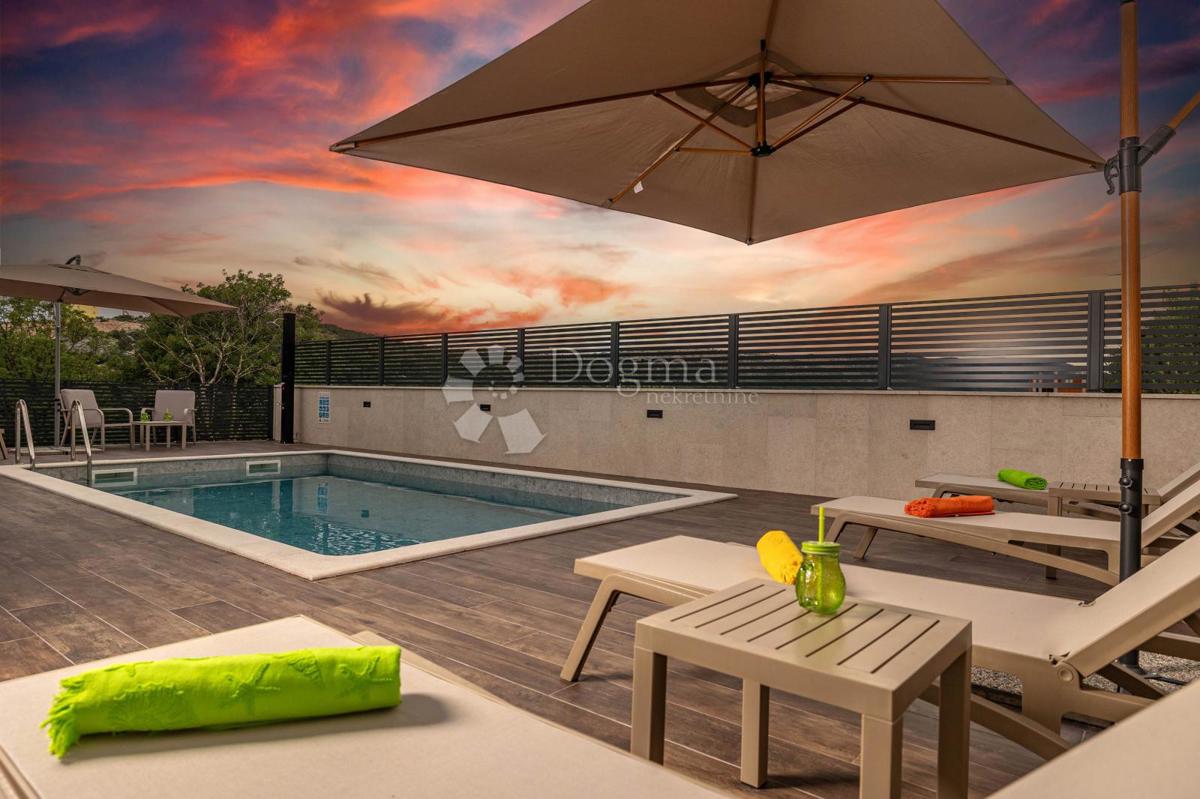 Casa Novi Vinodolski, 300m2