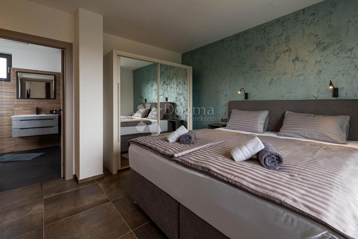 Casa Novi Vinodolski, 300m2