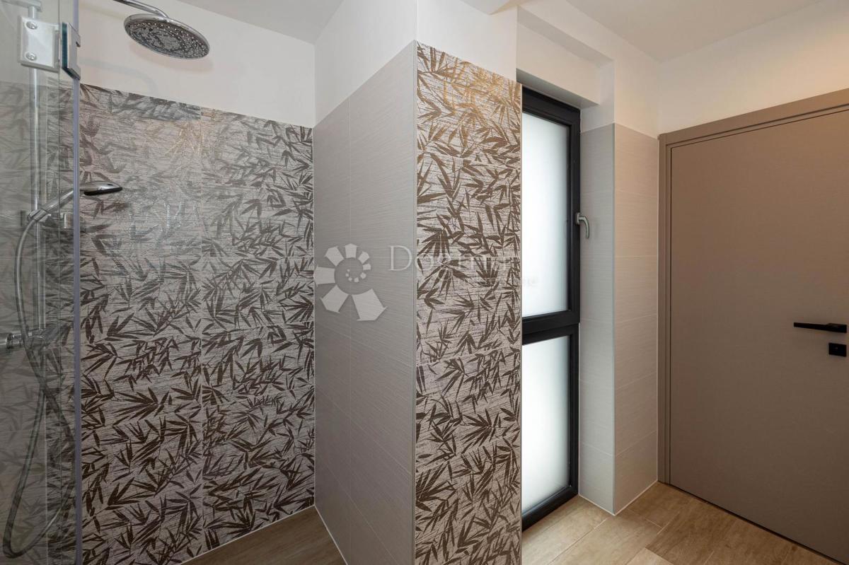 Casa Novi Vinodolski, 300m2