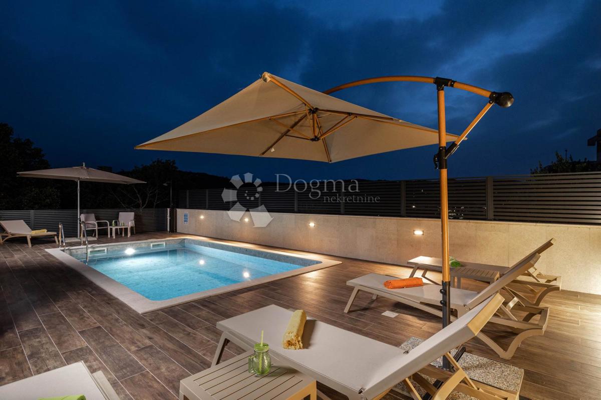 Casa Novi Vinodolski, 300m2