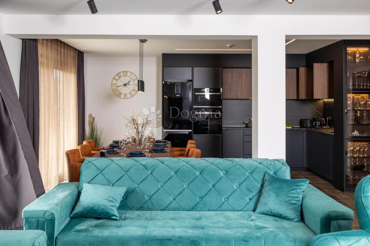 Casa Novi Vinodolski, 300m2