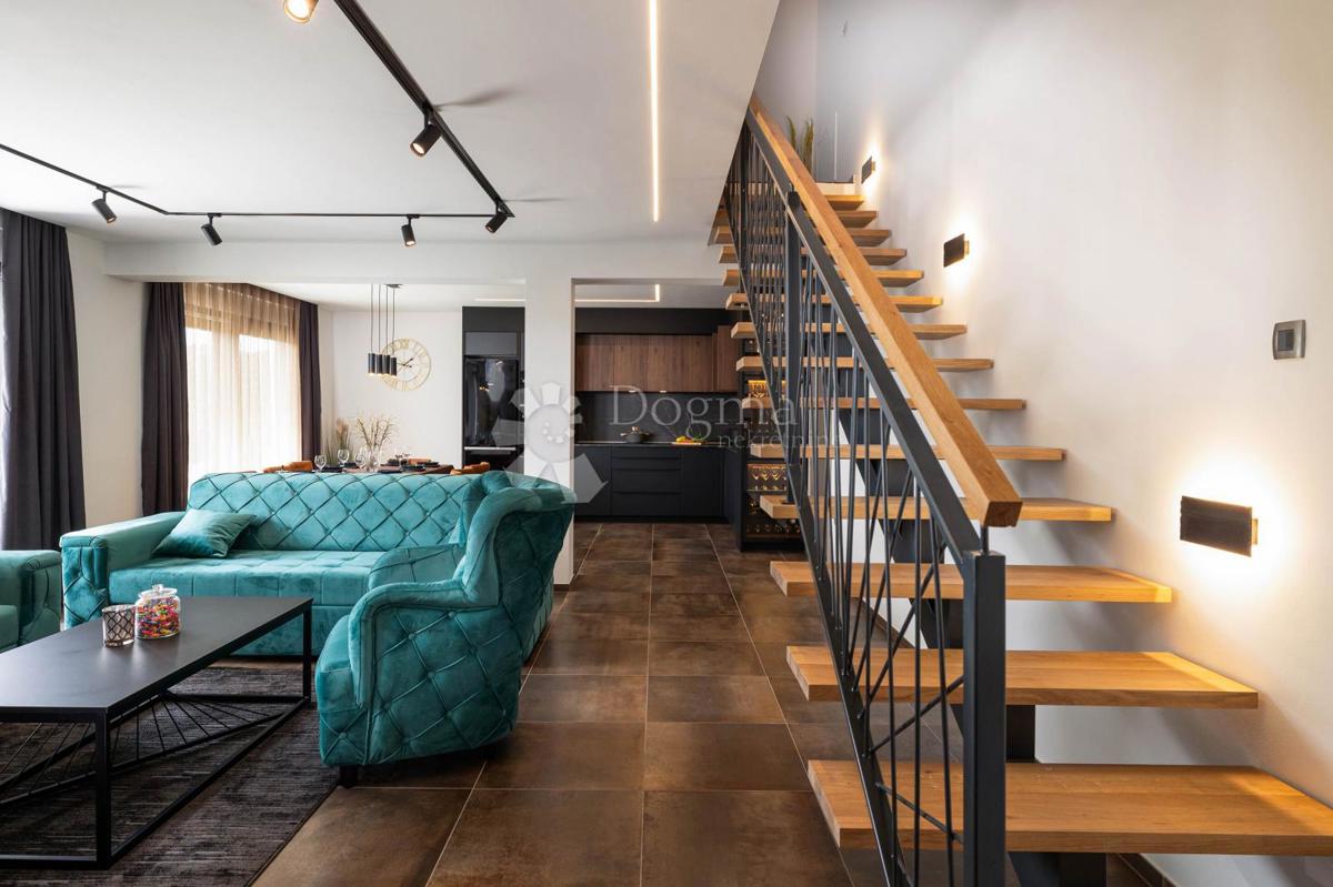 Casa Novi Vinodolski, 300m2