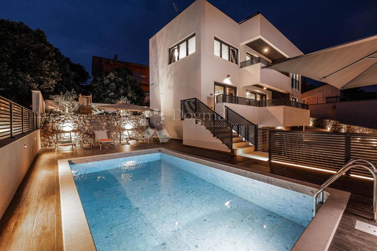 Casa Novi Vinodolski, 300m2