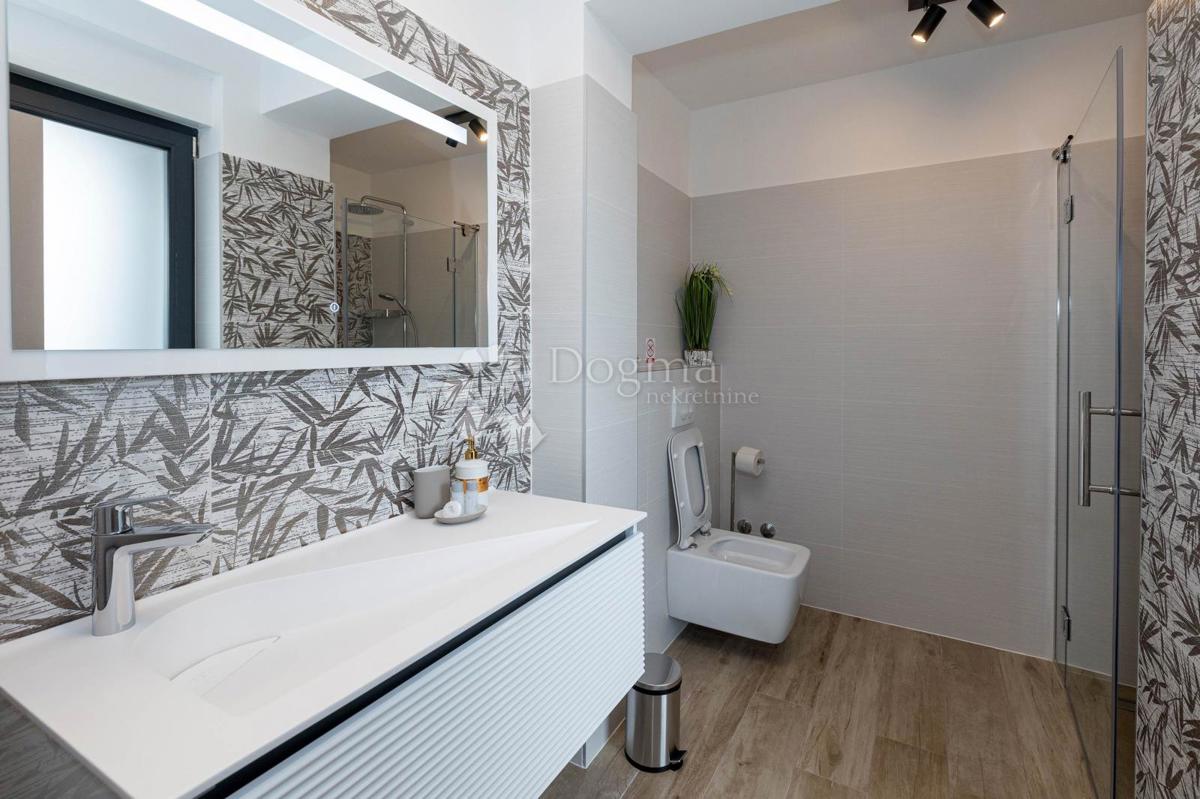 Casa Novi Vinodolski, 300m2