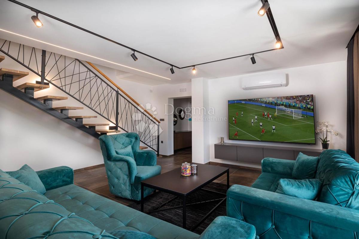 Casa Novi Vinodolski, 300m2