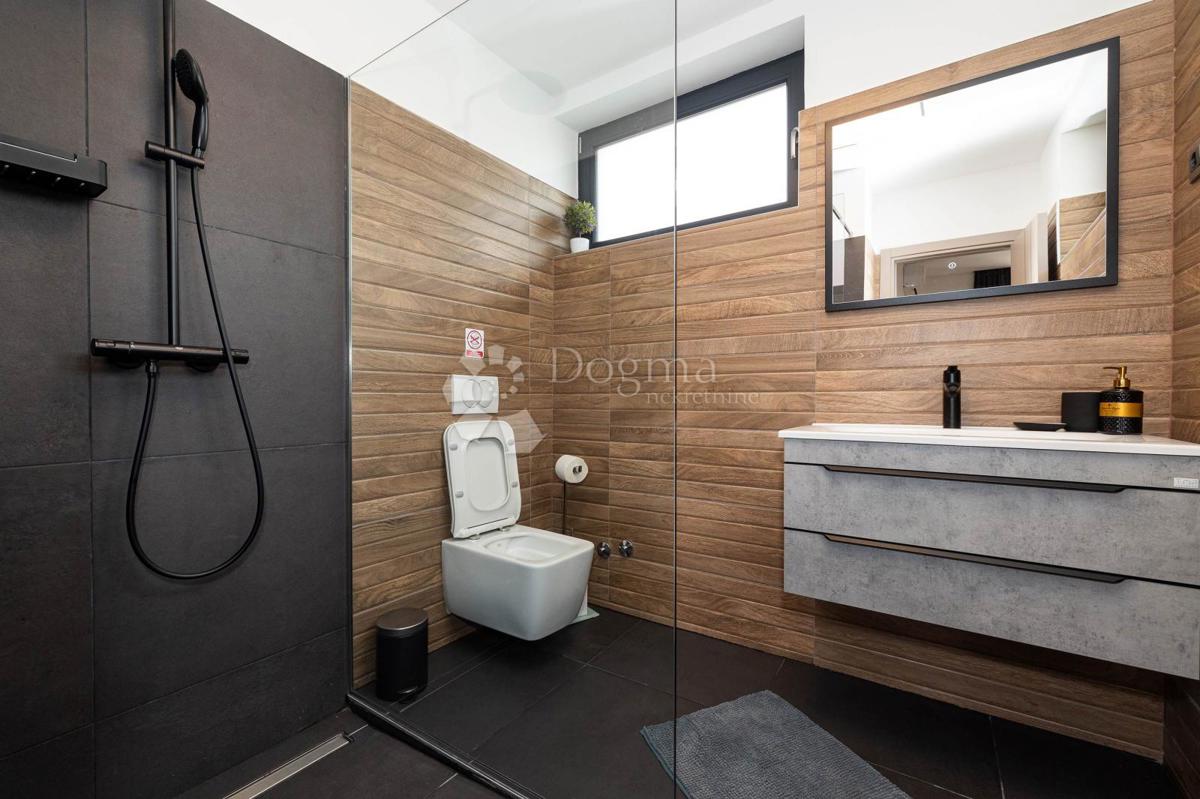 Casa Novi Vinodolski, 300m2