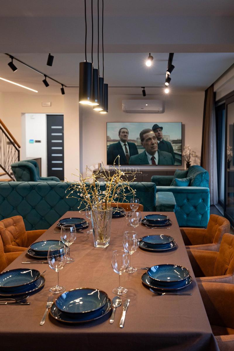 Casa Novi Vinodolski, 300m2