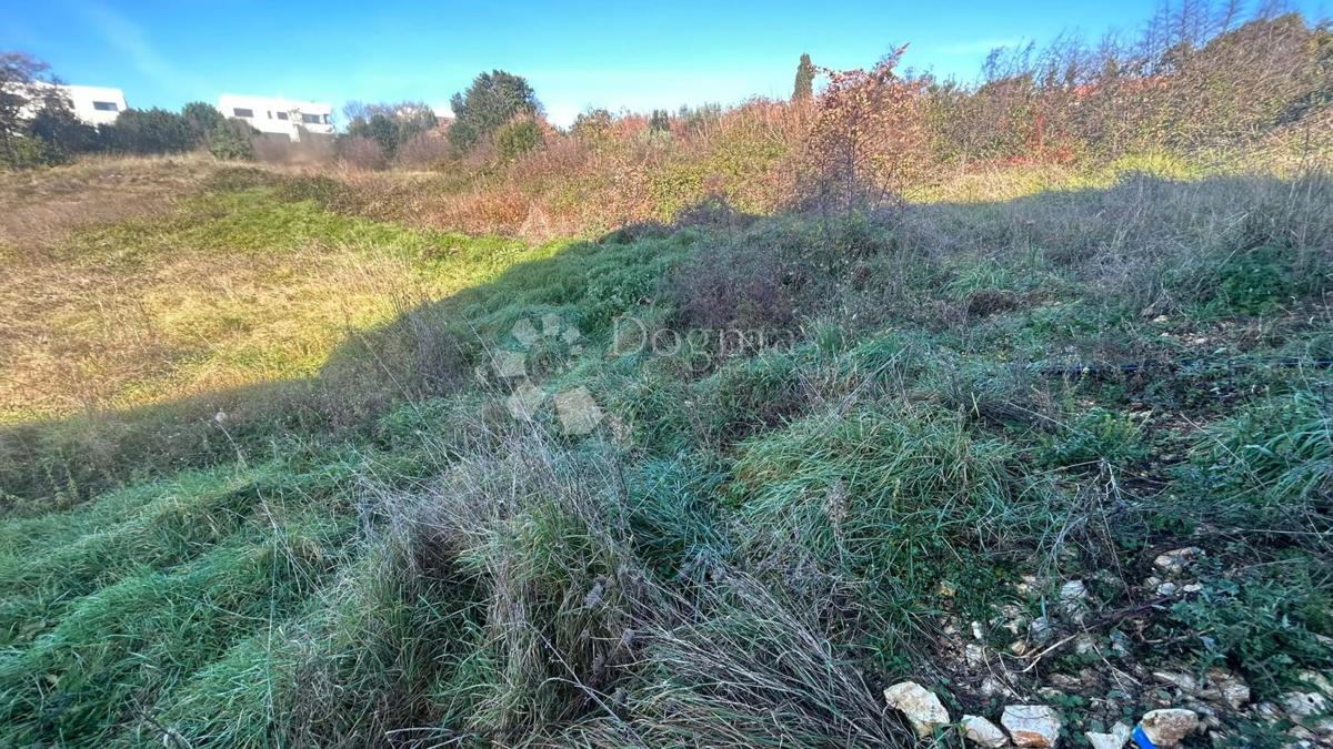 TERRENO EDIFICABILE KRNICA 780M2