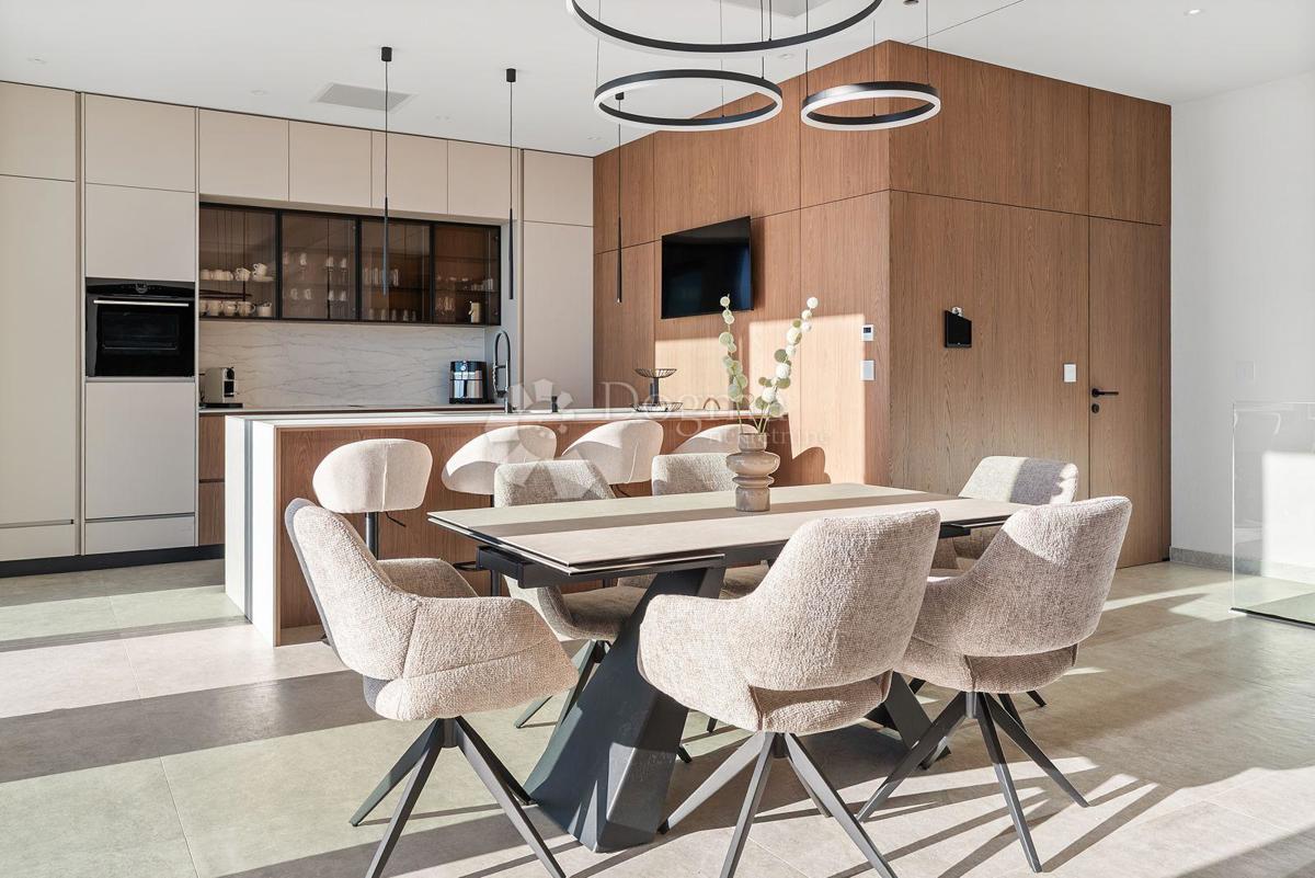 Casa Jesenice, Dugi Rat, 355m2