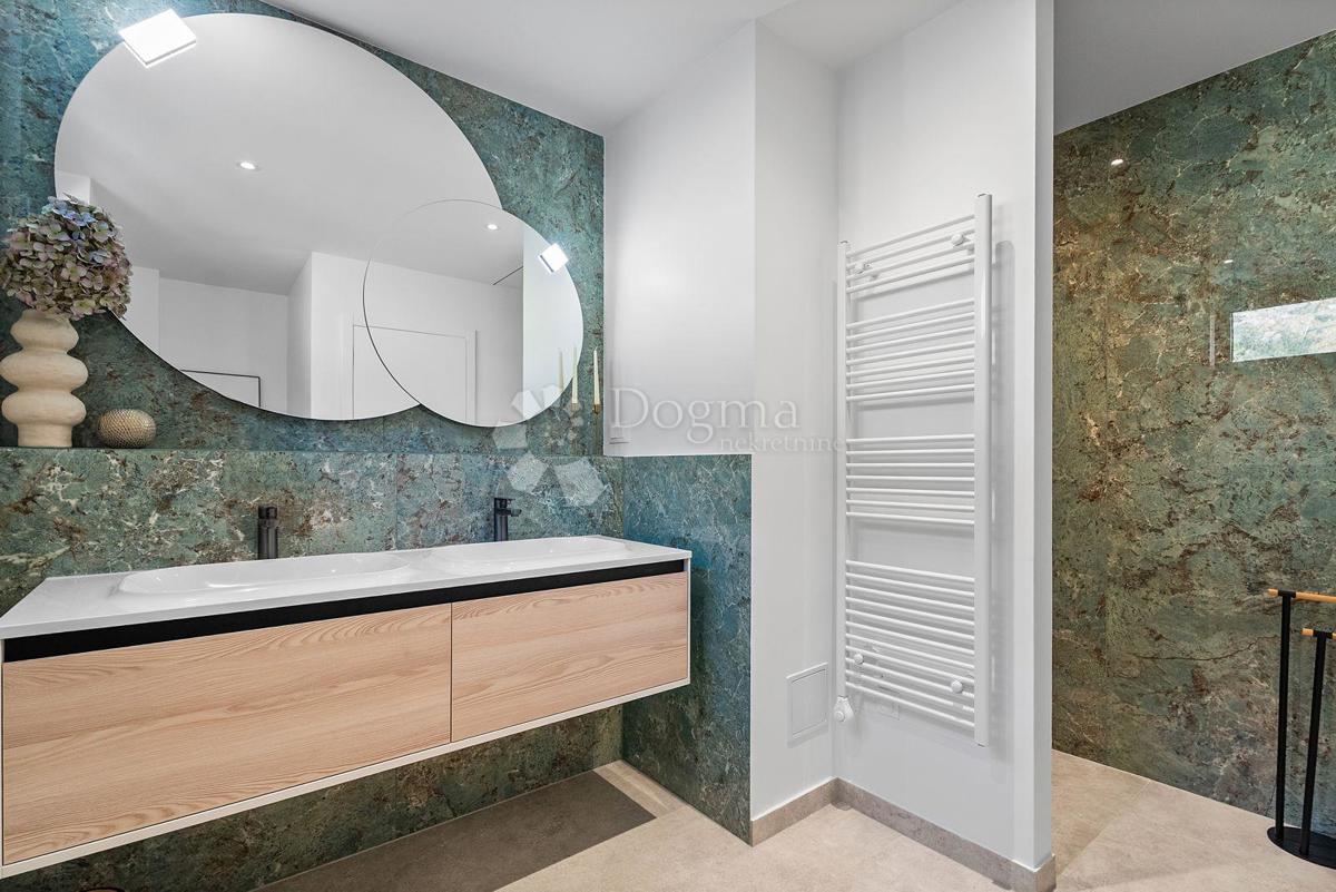 Casa Jesenice, Dugi Rat, 355m2